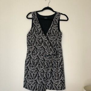 Loft Palm Leaf Print Wrap Tie Front Sleeveless Romper Black White Size 4